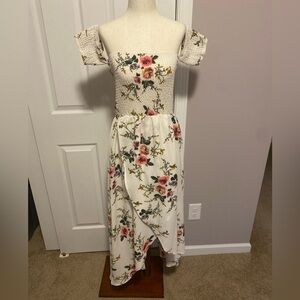 Brand: Altar’d State
Item: Floral dress
Size: Larg
